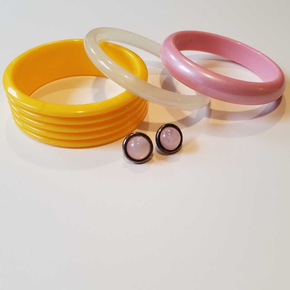 VINTAGE Jewelry Set 3 Bangles 1 Earrings